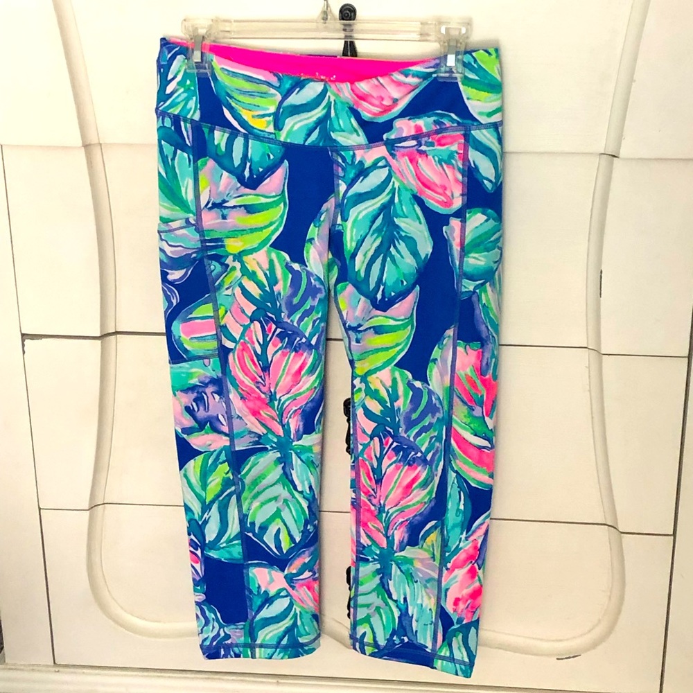 🎀 Lilly Pulitzer Weekender Luxletic Capri leggings.